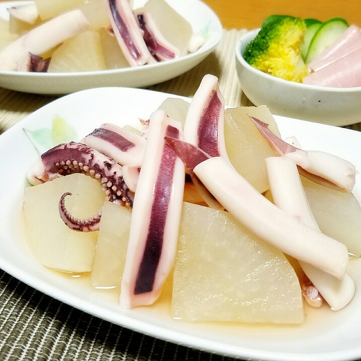 とっても柔らか！大根とイカの煮物